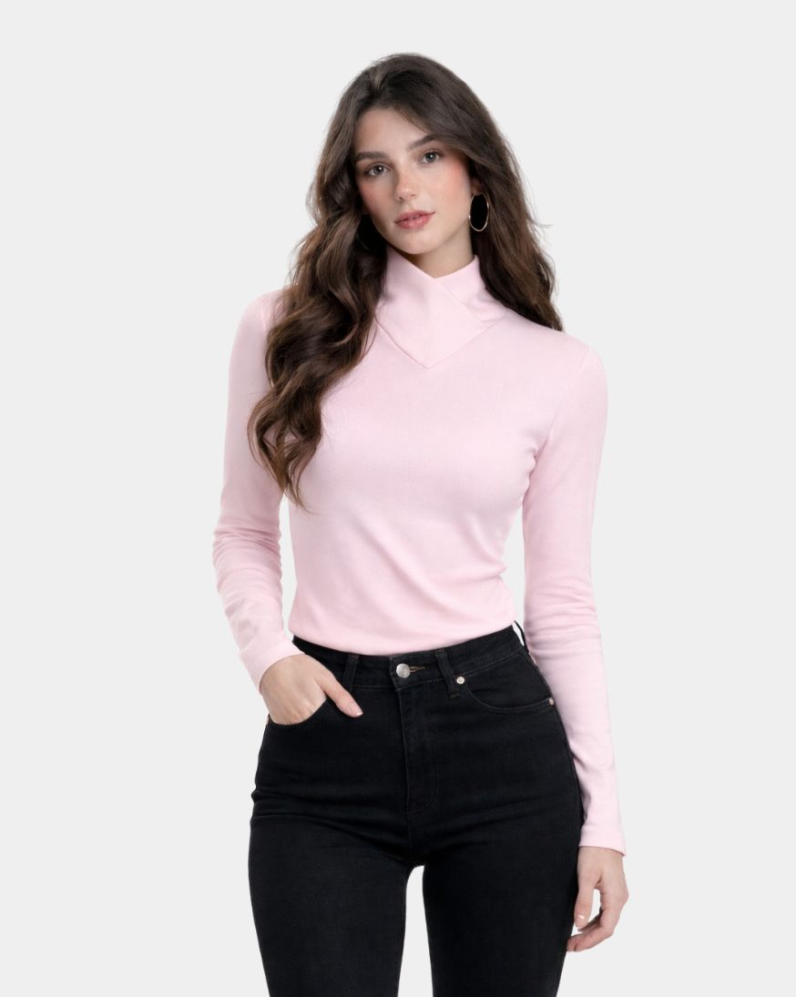 Top elegante de cuello cruzado